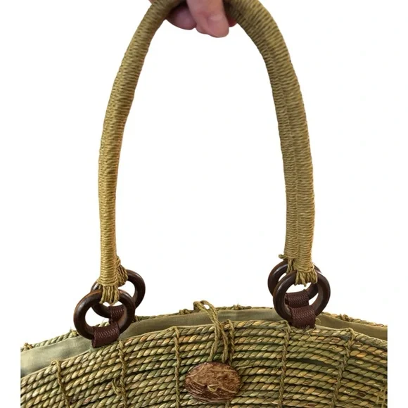 80s WOVEN STRAW OLIVE GREEN TAPERED TOTE BAG W ROPE HANDLE & WOODEN ACCENTS 19"W - Picture 5 of 5